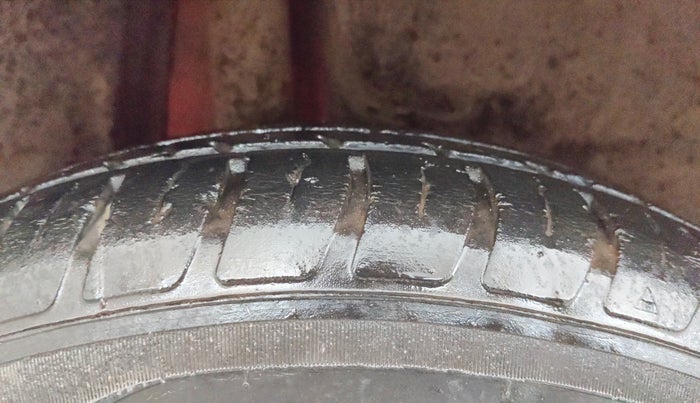 2023 Maruti Swift VXI, Petrol, Manual, 29,928 km, Right Rear Tyre Tread