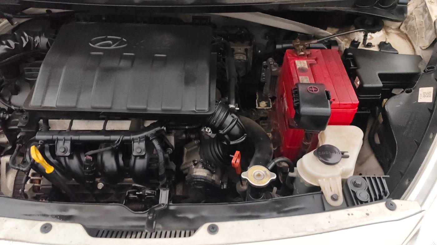 2016 Hyundai Grand i10 ASTA (O) AT 1.2 KAPPA VTVT, Petrol, Automatic, 48,216 km, Engine View - Left