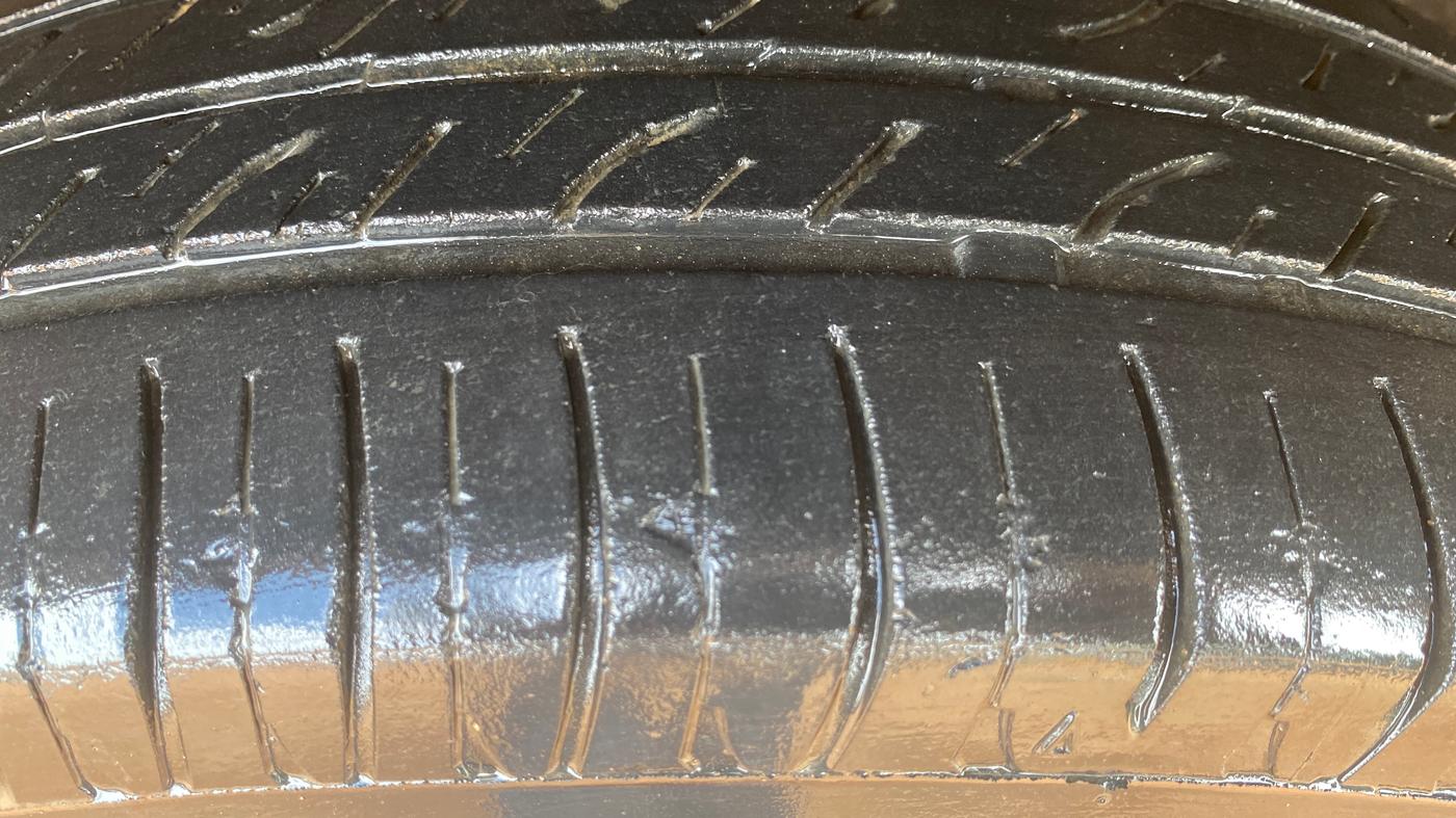 2013 Maruti Wagon R 1.0 VXI, Petrol, Manual, 52,605 km, Left Front Tyre Tread