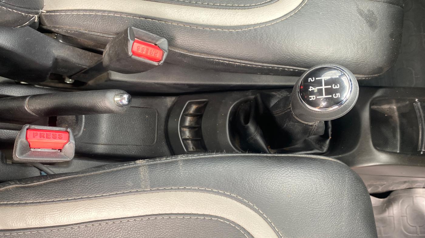 2013 Maruti Wagon R 1.0 VXI, Petrol, Manual, 52,605 km, Gear Lever