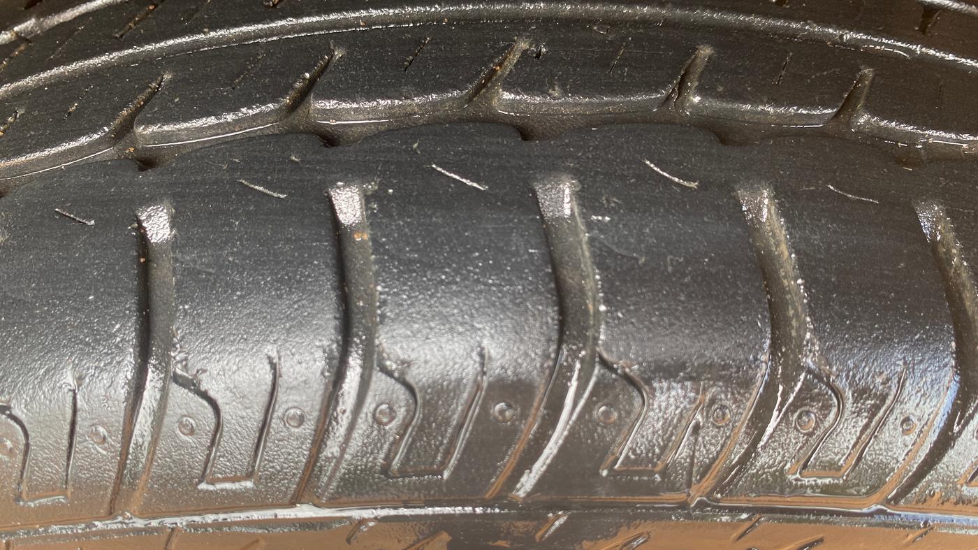 2013 Maruti Wagon R 1.0 VXI, Petrol, Manual, 52,605 km, Right Front Tyre Tread