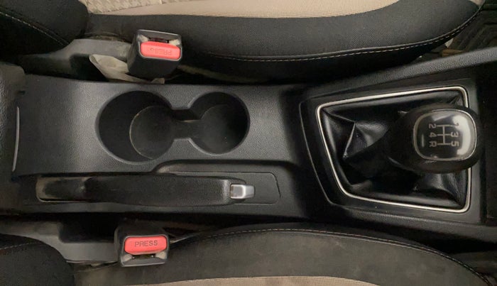 2018 Hyundai Elite i20 ASTA 1.2, Petrol, Manual, 68,370 km, Gear Lever