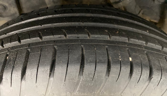 2019 Renault Duster RXS 85 PS, Diesel, Manual, 17,501 km, Right Rear Tyre Tread