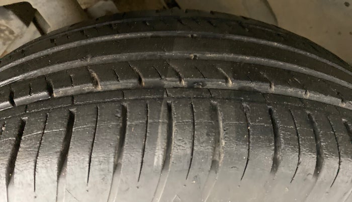 2019 Renault Duster RXS 85 PS, Diesel, Manual, 17,501 km, Left Front Tyre Tread