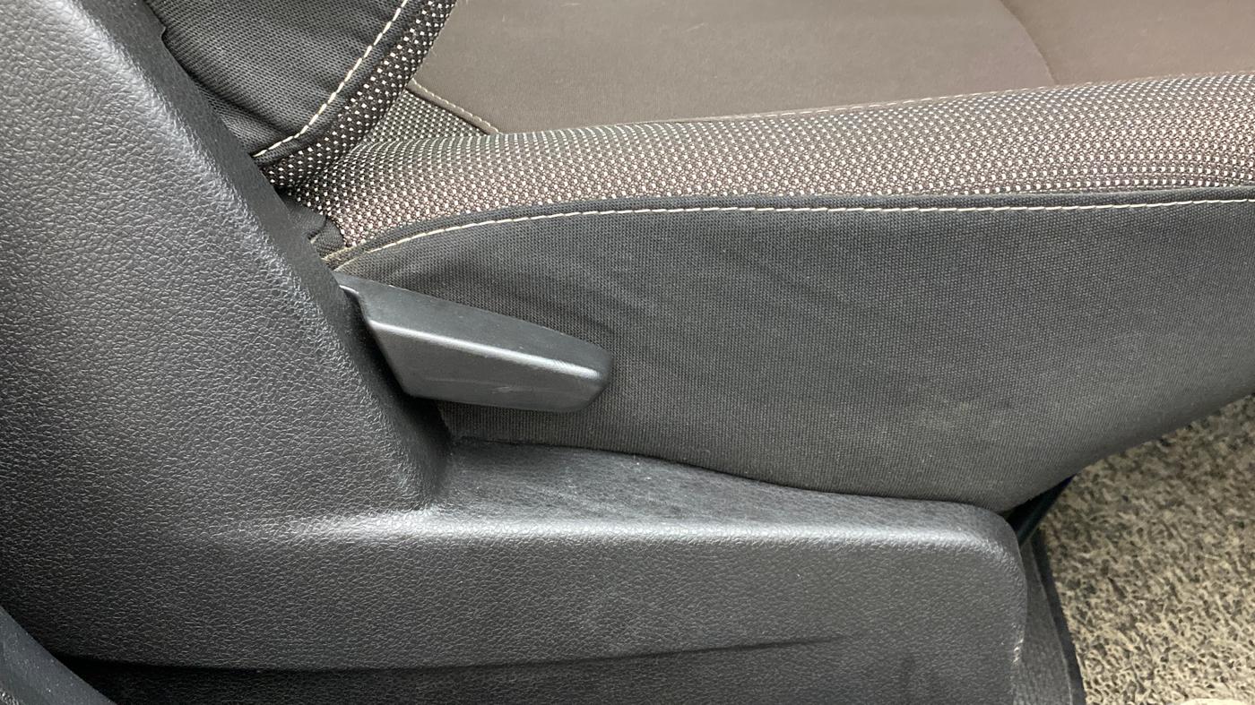 2019 Renault Duster RXS 85 PS, Diesel, Manual, 17,501 km, Driver Side Adjustment Panel