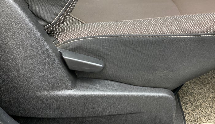 2019 Renault Duster RXS 85 PS, Diesel, Manual, 17,501 km, Driver Side Adjustment Panel