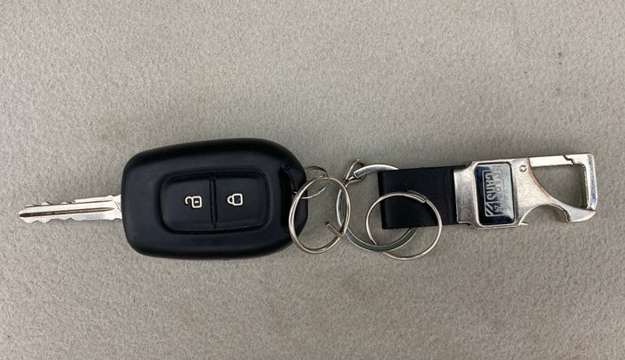 2019 Renault Duster RXS 85 PS, Diesel, Manual, 17,501 km, Key Close Up