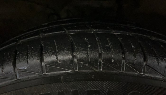 2020 Maruti Alto VXI, Petrol, Manual, 39,543 km, Left Front Tyre Tread