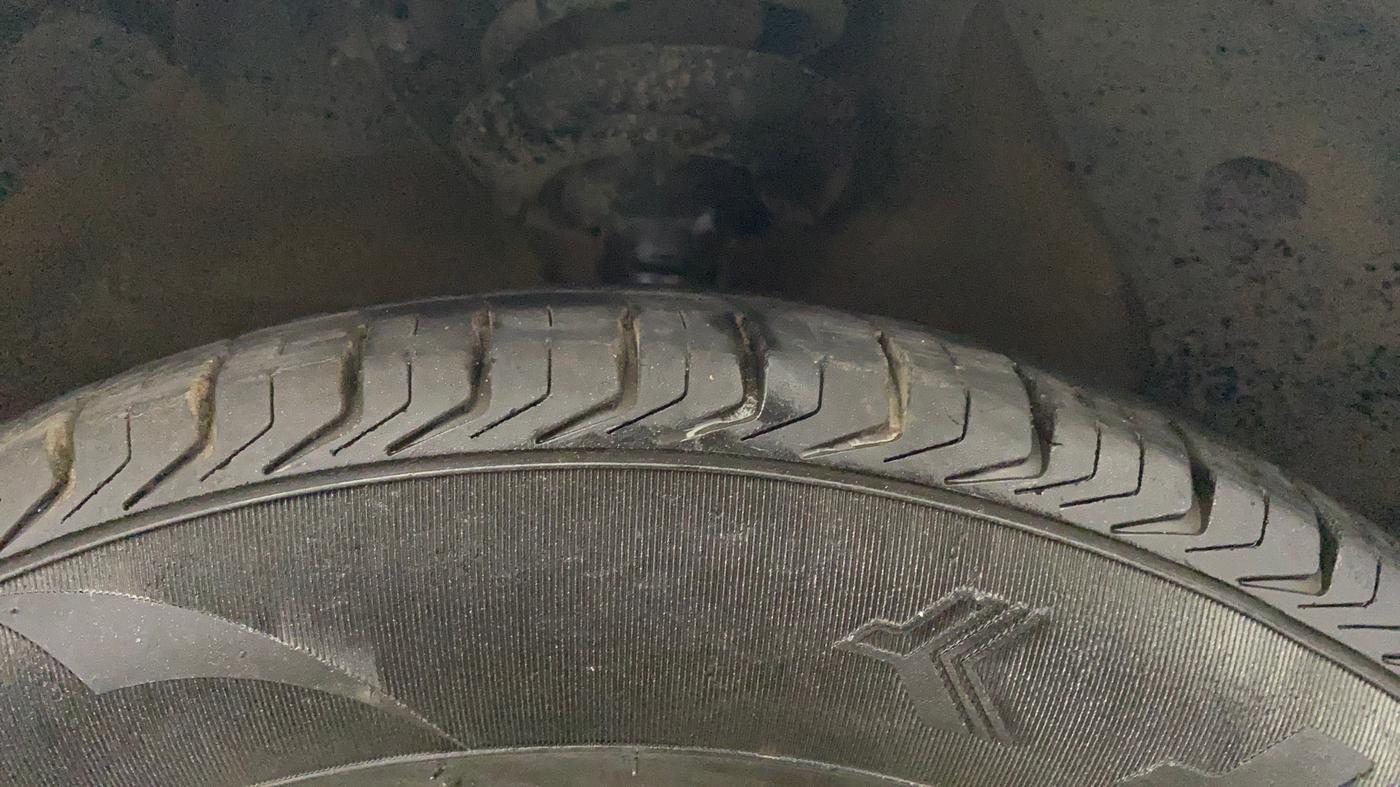2019 Hyundai NEW SANTRO MAGNA AMT, Petrol, Automatic, 62,084 km, Right Front Tyre Tread