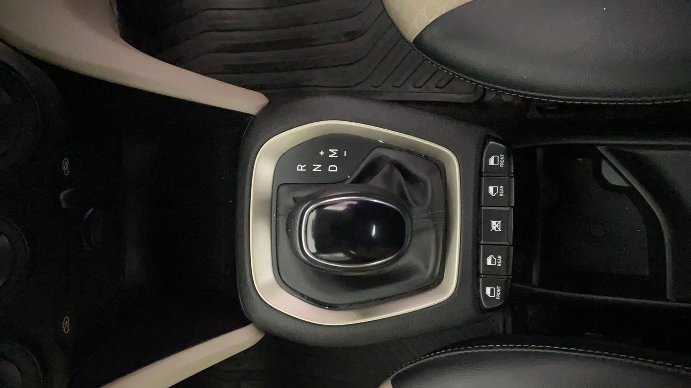 2019 Hyundai NEW SANTRO MAGNA AMT, Petrol, Automatic, 62,084 km, Gear Lever