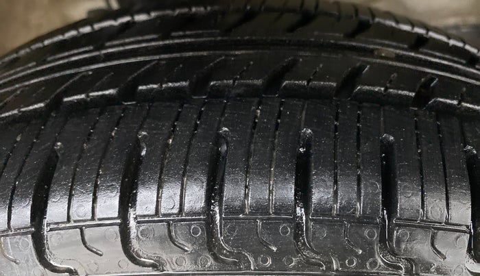 2012 Maruti Wagon R 1.0 VXI, Petrol, Manual, 37,390 km, Right Front Tyre Tread
