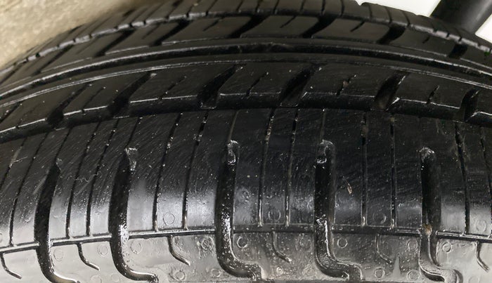 2012 Maruti Wagon R 1.0 VXI, Petrol, Manual, 37,390 km, Left Front Tyre Tread