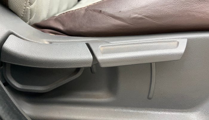 2022 Hyundai GRAND I10 NIOS SPORTZ 1.2 KAPPA VTVT CNG, CNG, Manual, 37,950 km, Driver Side Adjustment Panel