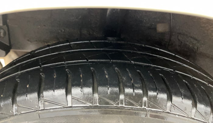 2022 Hyundai GRAND I10 NIOS SPORTZ 1.2 KAPPA VTVT CNG, CNG, Manual, 37,950 km, Right Rear Tyre Tread