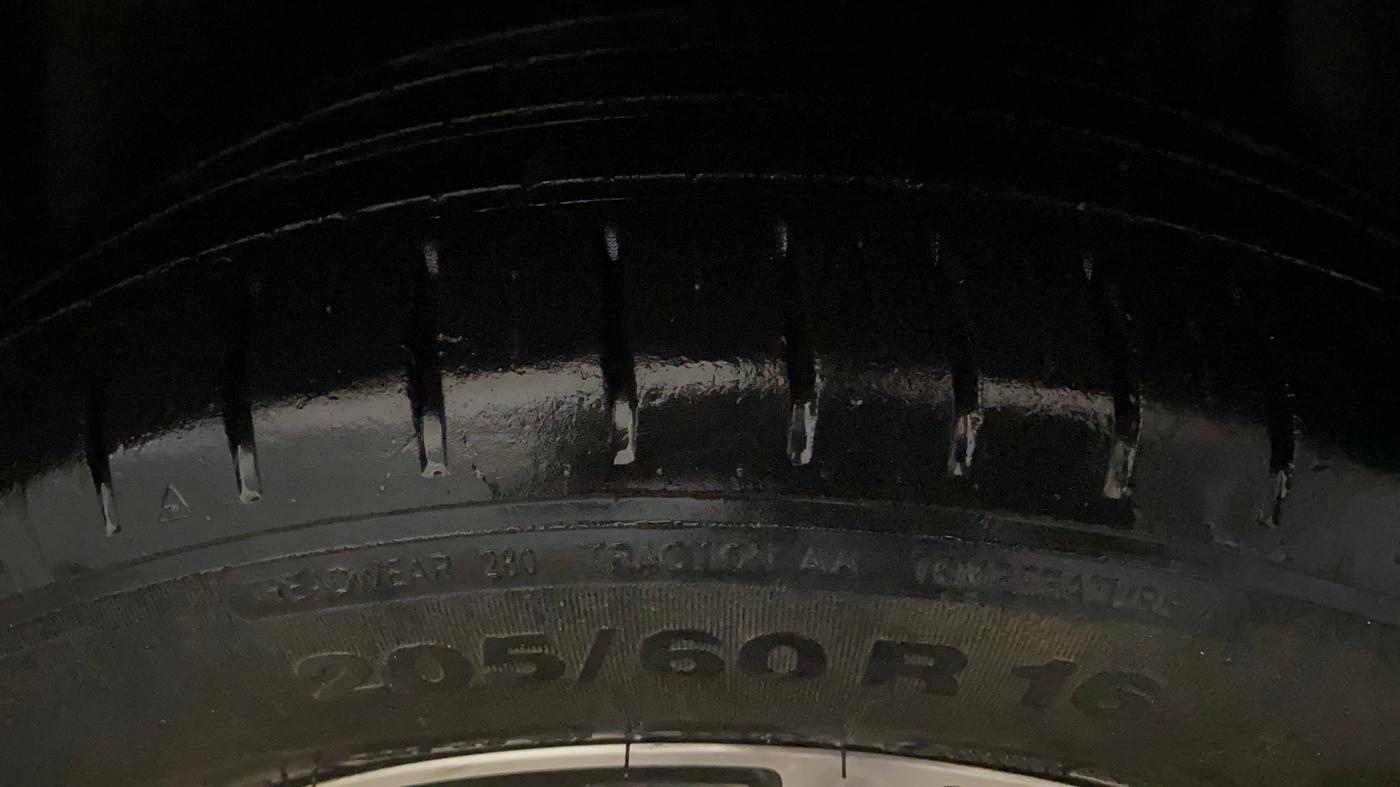 2022 Maruti XL6 ALPHA AT, Petrol, Automatic, 54,721 km, Left Rear Tyre Tread