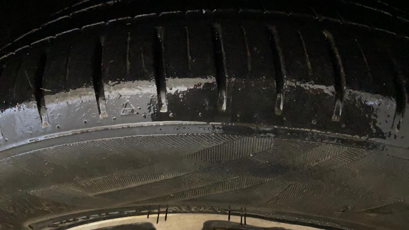 2022 Maruti XL6 ALPHA AT, Petrol, Automatic, 54,721 km, Right Front Tyre Tread