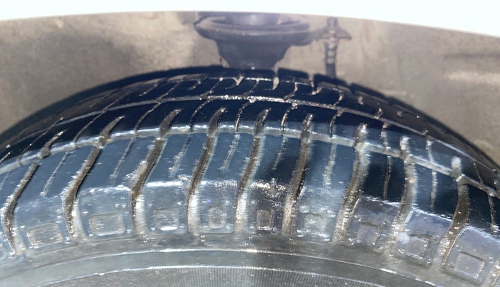 2014 Maruti Alto 800 LXI, Petrol, Manual, 5,916 km, Left Front Tyre Tread