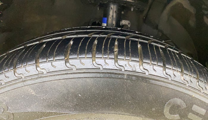 2016 Maruti Baleno DELTA PETROL 1.2, Petrol, Manual, 38,318 km, Right Front Tyre Tread