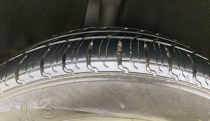 2016 Maruti Baleno DELTA PETROL 1.2, Petrol, Manual, 38,318 km, Right Rear Tyre Tread