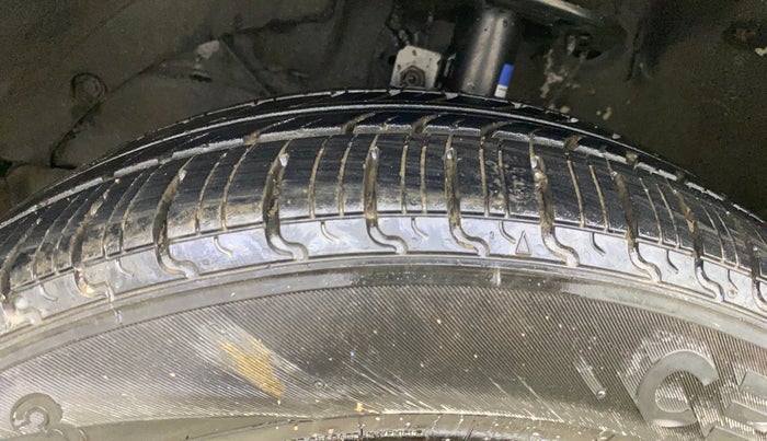 2016 Maruti Baleno DELTA PETROL 1.2, Petrol, Manual, 38,318 km, Left Front Tyre Tread