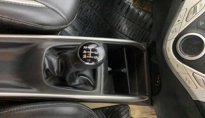 2016 Maruti Baleno DELTA PETROL 1.2, Petrol, Manual, 38,318 km, Gear Lever