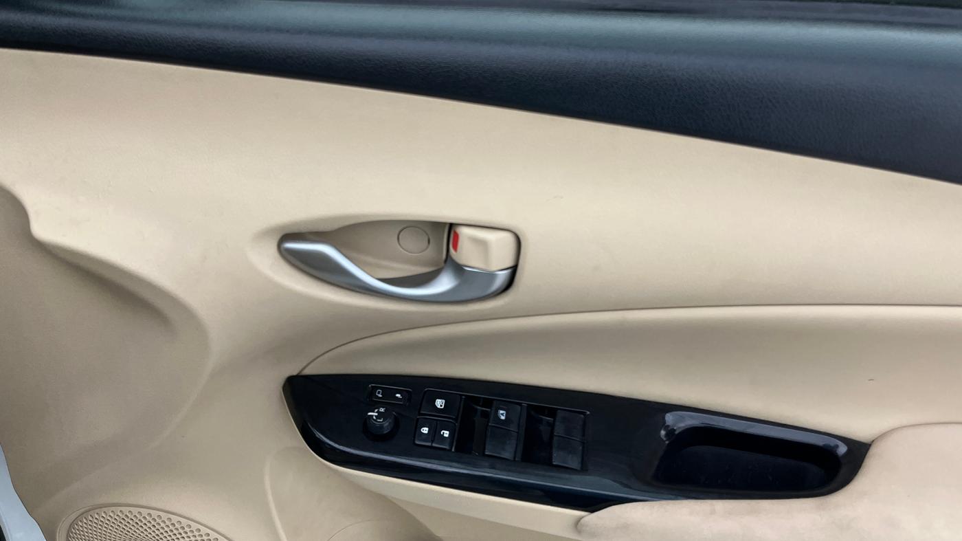 2020 Toyota YARIS G MT, Petrol, Manual, 37,332 km, Driver Side Door Panels Control