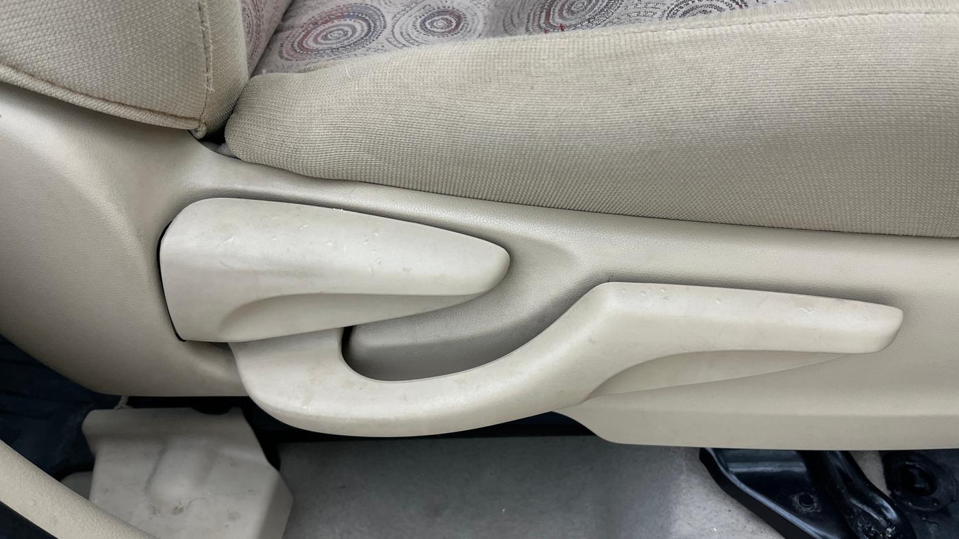 2020 Toyota YARIS G MT, Petrol, Manual, 37,332 km, Driver Side Adjustment Panel