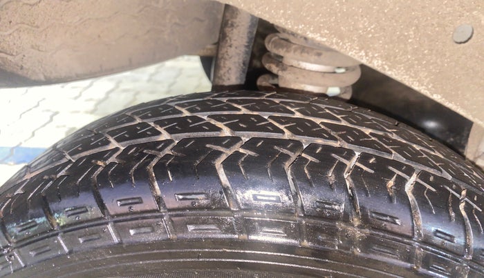 2022 Maruti Eeco 5 STR AC CNG (O), CNG, Manual, 52,043 km, Right Rear Tyre Tread