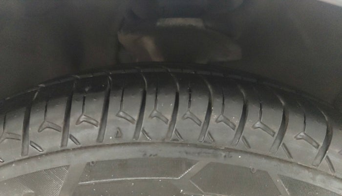 2015 Hyundai i10 SPORTZ 1.1, Petrol, Manual, 46,442 km, Right Front Tyre Tread