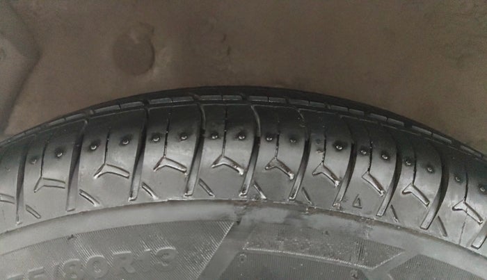 2015 Hyundai i10 SPORTZ 1.1, Petrol, Manual, 46,442 km, Right Rear Tyre Tread