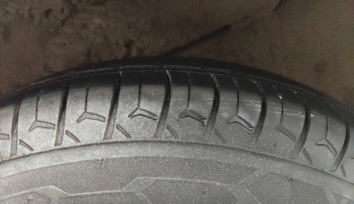 2015 Hyundai i10 SPORTZ 1.1, Petrol, Manual, 46,442 km, Left Rear Tyre Tread