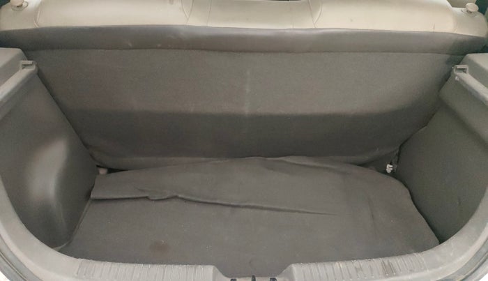 2015 Hyundai i10 SPORTZ 1.1, Petrol, Manual, 46,442 km, Boot Inside