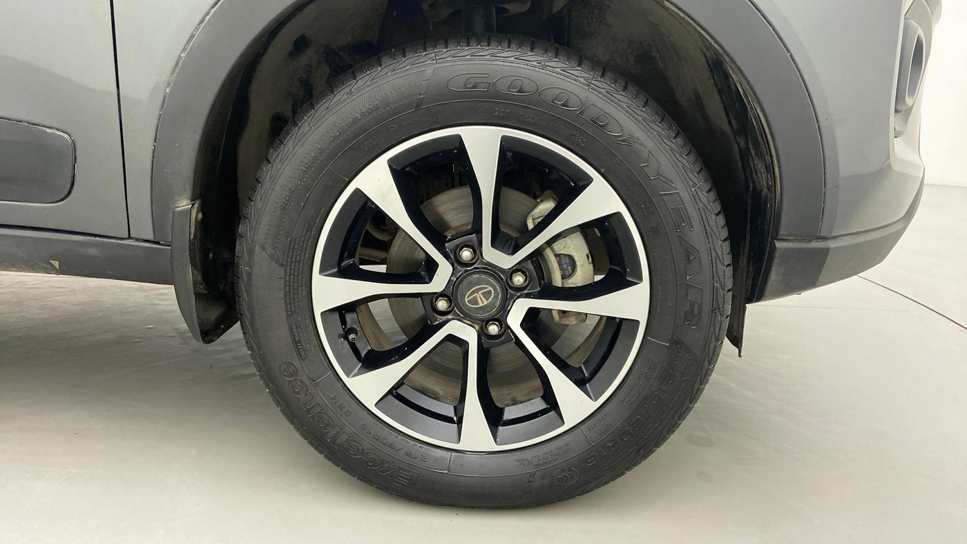 2021 Tata NEXON XZA + 1.2 PETROL A/T, Petrol, Automatic, 12,654 km, Right Front Wheel