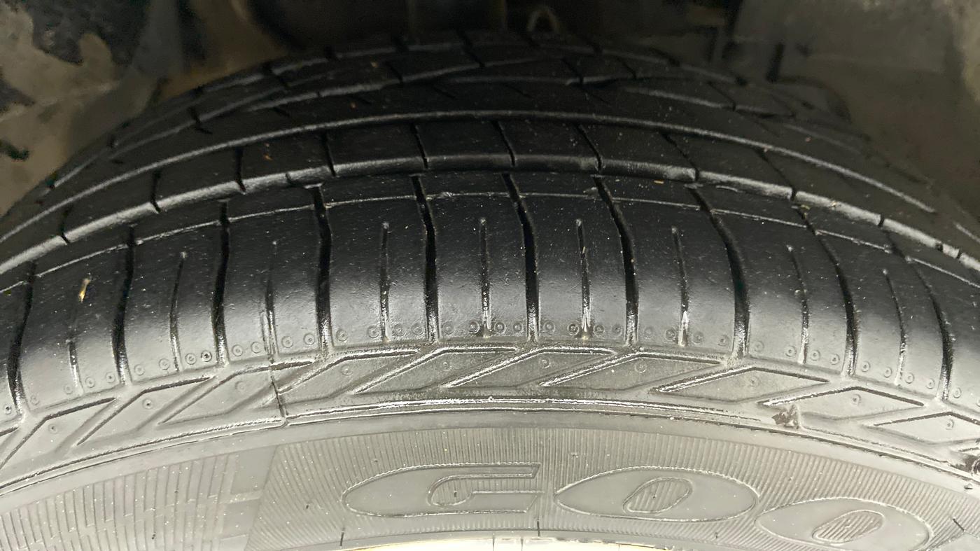 2021 Tata NEXON XZA + 1.2 PETROL A/T, Petrol, Automatic, 12,654 km, Right Front Tyre Tread