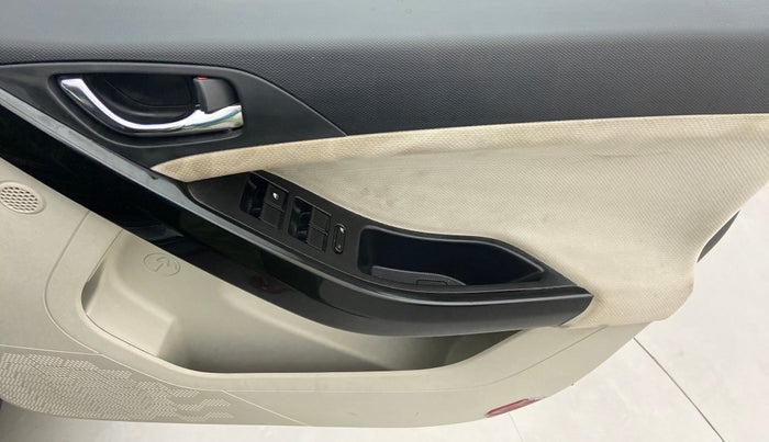 2021 Tata NEXON XZA + 1.2 PETROL A/T, Petrol, Automatic, 12,654 km, Driver Side Door Panels Control