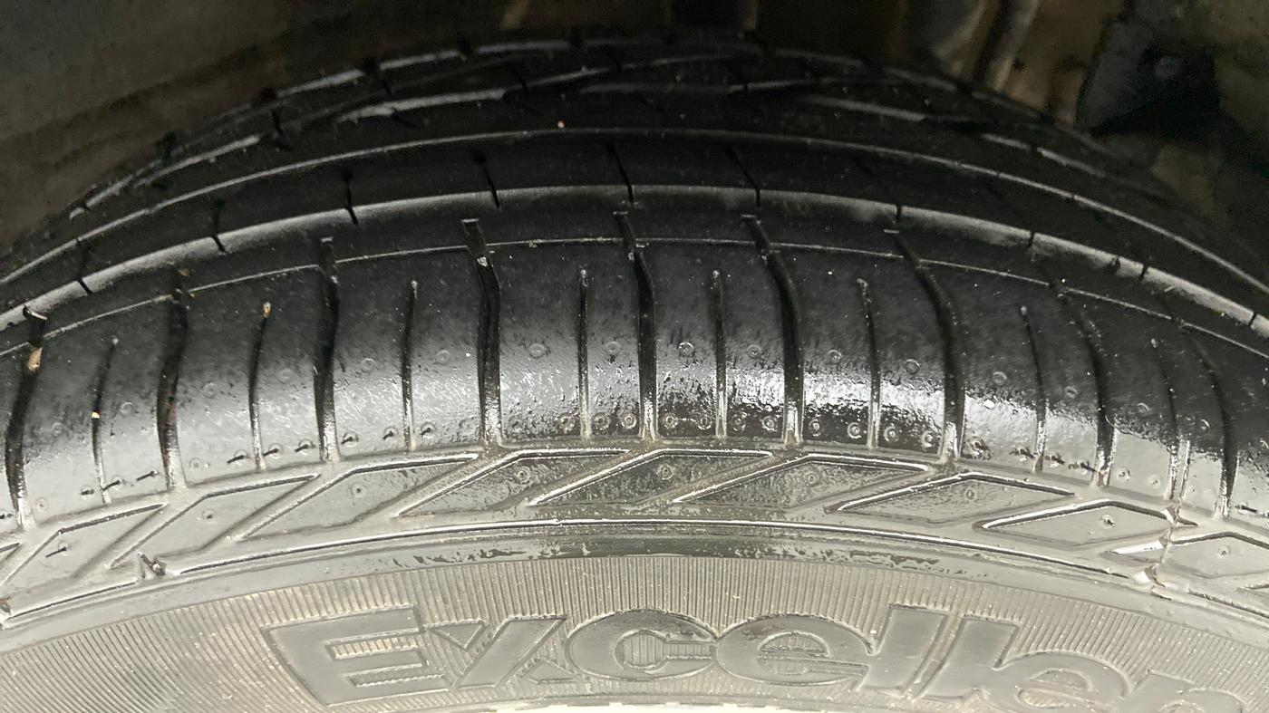 2021 Tata NEXON XZA + 1.2 PETROL A/T, Petrol, Automatic, 12,654 km, Left Rear Tyre Tread