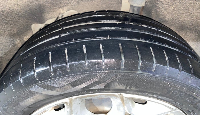 2015 Ford Ecosport TITANIUM 1.5L DIESEL (OPT), Diesel, Manual, 94,014 km, Left Rear Tyre Tread