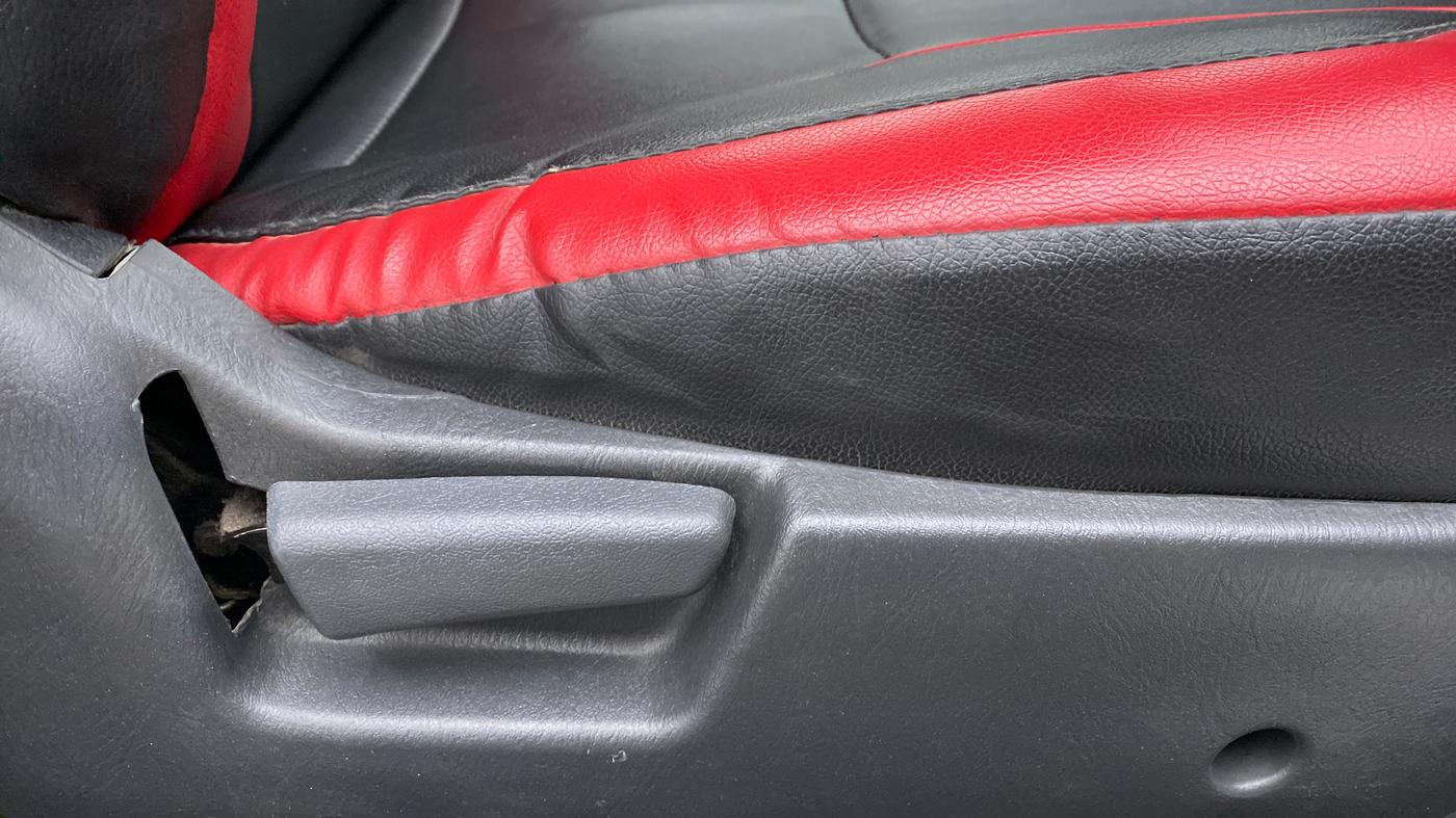 2017 Maruti Alto K10 VXI P, CNG, Manual, 53,519 km, Driver Side Adjustment Panel