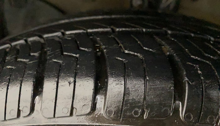 2012 Honda Brio S MT, Petrol, Manual, 82,846 km, Left Front Tyre Tread