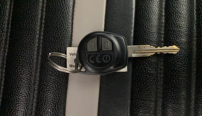 2017 Maruti Vitara Brezza VDI (O), Diesel, Manual, 90,725 km, Key Close Up