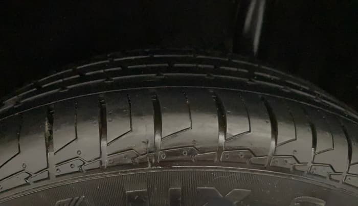 2017 Maruti Vitara Brezza VDI (O), Diesel, Manual, 90,725 km, Left Rear Tyre Tread