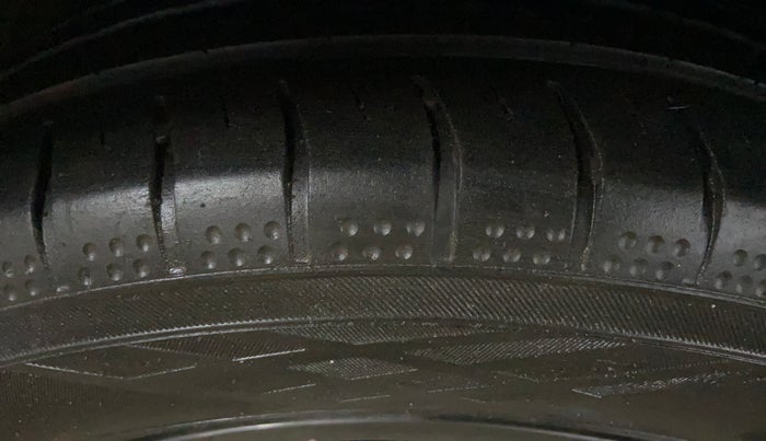 2019 Hyundai Elite i20 SPORTZ PLUS  1.2 CVT, CNG, Automatic, 78,285 km, Right Rear Tyre Tread