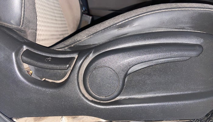 2019 Hyundai Elite i20 SPORTZ PLUS  1.2 CVT, CNG, Automatic, 78,285 km, Driver Side Adjustment Panel