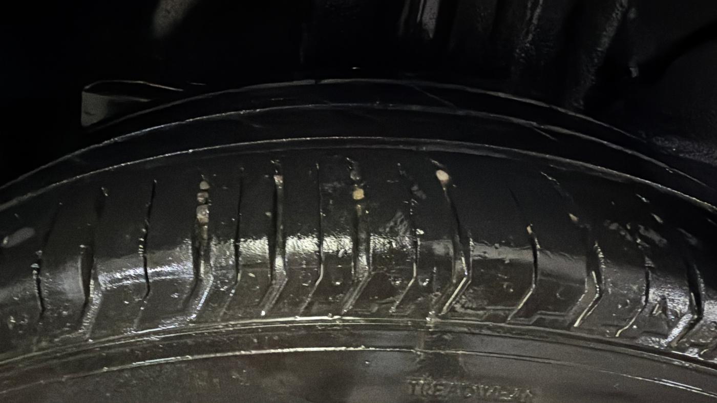 2022 Tata PUNCH ACCOMPLISHED MT, Petrol, Manual, 87,363 km, Right Rear Tyre Tread