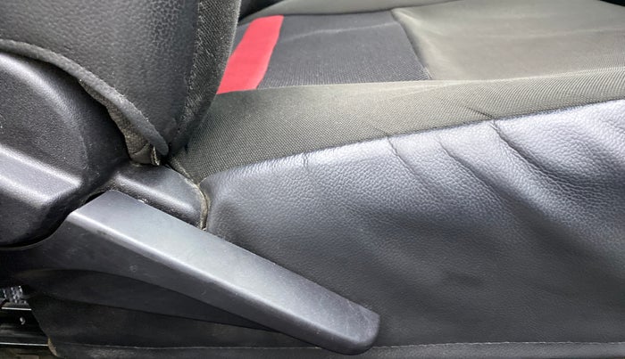 2012 Toyota Etios Liva GD, Diesel, Manual, 1,40,512 km, Driver Side Adjustment Panel