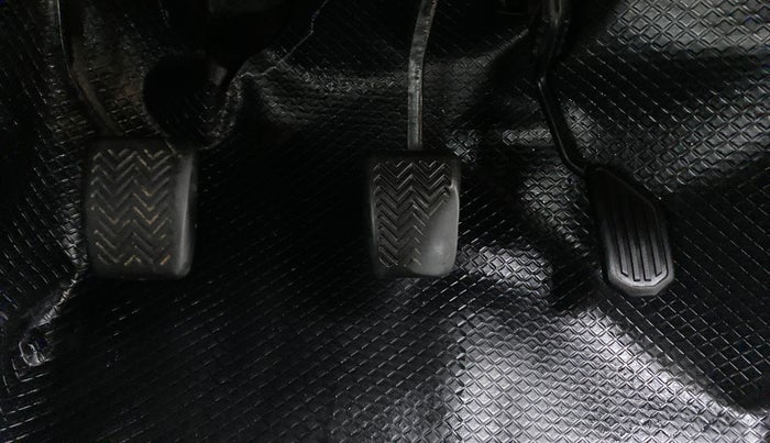 2012 Toyota Etios Liva GD, Diesel, Manual, 1,40,512 km, Pedals