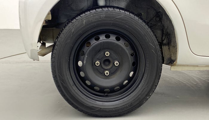 2012 Toyota Etios Liva GD, Diesel, Manual, 1,40,512 km, Right Rear Wheel