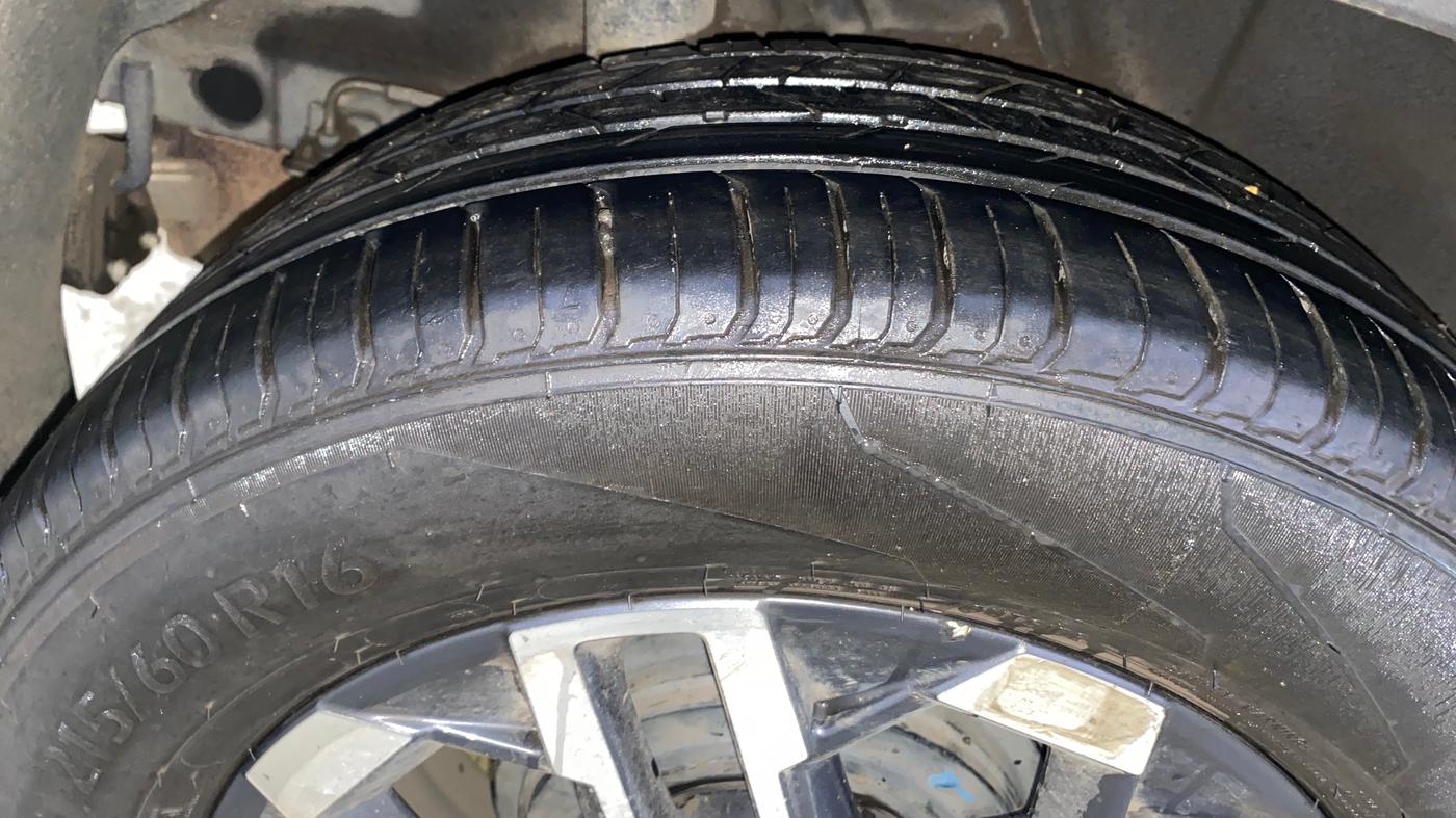 2022 Hyundai VENUE SX 1.0 (O) TURBO IMT, Petrol, Manual, 39,224 km, Right Rear Tyre Tread