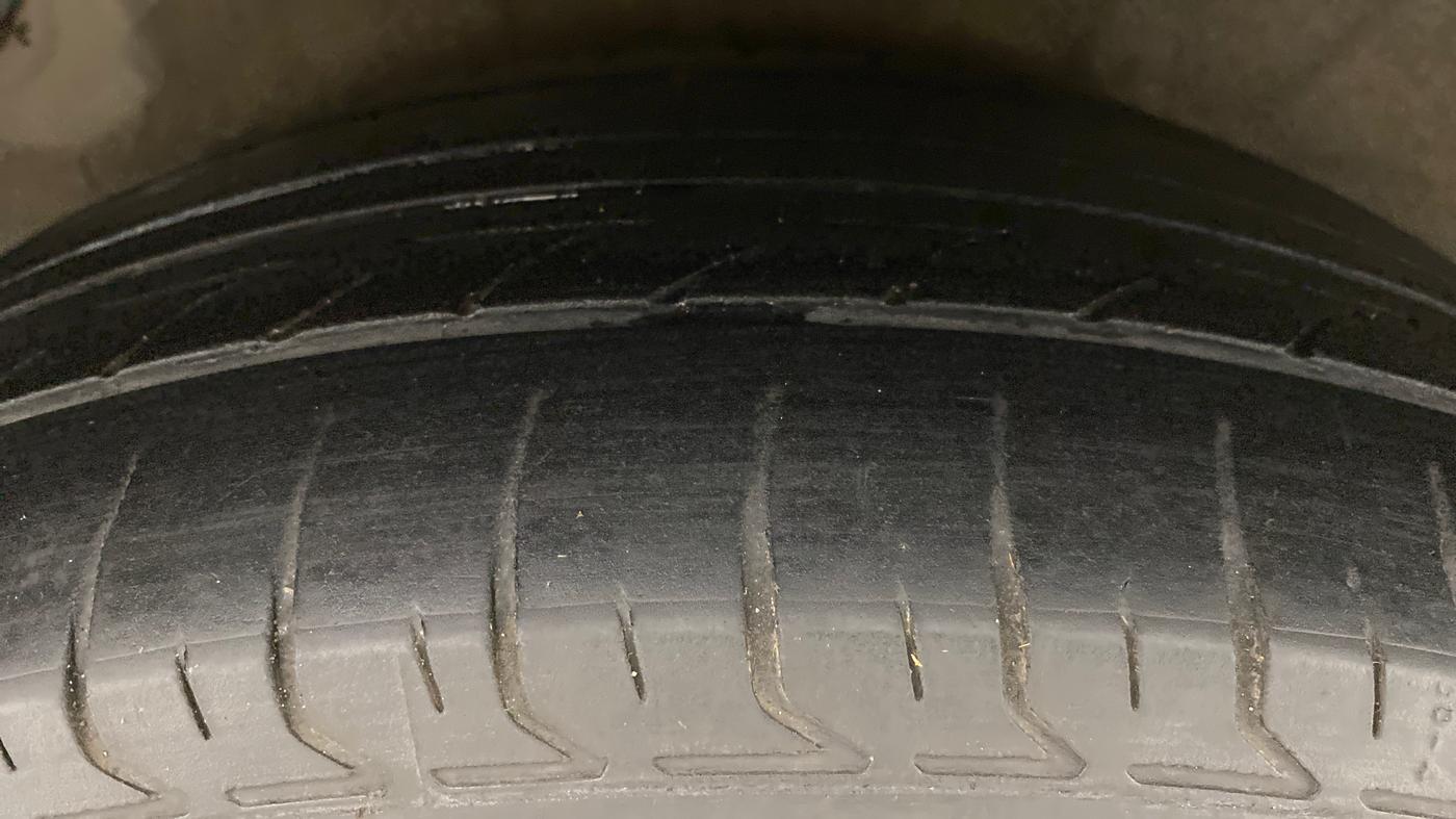 2012 Hyundai i20 MAGNA (O) 1.4 CRDI, Diesel, Manual, 64,958 km, Right Rear Tyre Tread