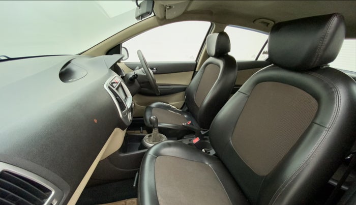 2012 Hyundai i20 MAGNA (O) 1.4 CRDI, Diesel, Manual, 64,958 km, Right Side Front Door Cabin
